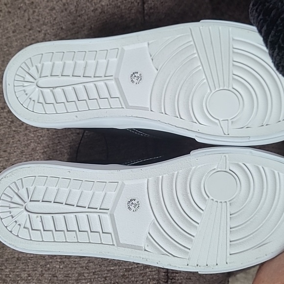 THEREABOUTS BIG GIRLS BLACK SLIP ON CANVAS SHOES SIZE 5 - Picture 8 of 9